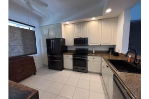 12 Harbour Isle Drive, Fort Pierce, FL 34949 - MLS#B26024336
