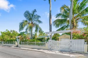 629 Selkirk Street, West Palm Beach, FL 33405 - MLS#B26024443