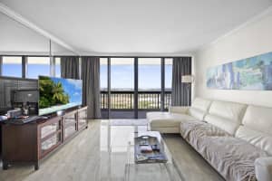 2425 Presidential Way, West Palm Beach, FL 33401 - MLS#B26024526