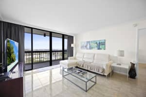 2425 Presidential Way, West Palm Beach, FL 33401 - MLS#B26024526