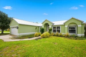 6208 Kukui Court, Port Saint Lucie, FL 34983 - MLS#B26024656