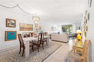 9420 Hollybrook Lake Drive, Pembroke Pines, FL 33025 - MLS#B26024673