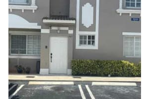 7211 174th Terrace, Hialeah, FL 33015 - MLS#B26024745