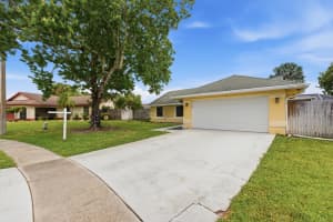145 Roycourt Circle, Royal Palm Beach, FL 33411 - MLS#B26024770