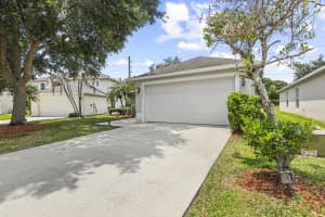 2631 12th Sq Square, Vero Beach, FL 32968 - MLS#B26024806
