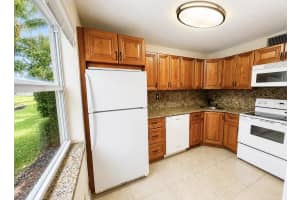 25 Colonial Club Drive, Boynton Beach, FL 33435 - MLS#B26024808