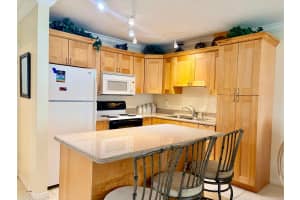 1560 Mckinley Street, Hollywood, FL 33020 - MLS#B26024823