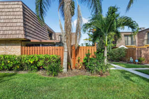 623 Springdale Circle, Palm Springs, FL 33461 - MLS#B26024881
