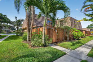 623 Springdale Circle, Palm Springs, FL 33461 - MLS#B26024881