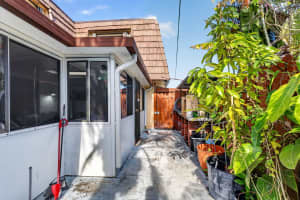 623 Springdale Circle, Palm Springs, FL 33461 - MLS#B26024881