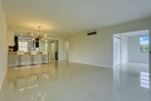 535 Oaks Drive, Pompano Beach, FL 33069 - MLS#B26024974