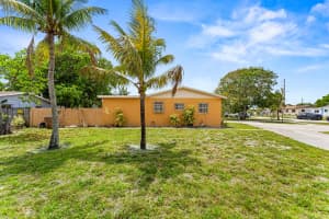 610 10th Court, Deerfield Beach, FL 33441 - MLS#B26025061