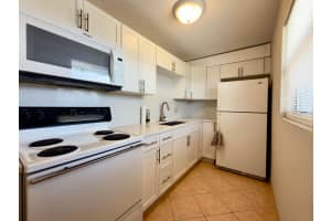 200 Bonnie Boulevard, Palm Springs, FL 33461 - MLS#B26025073