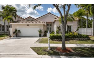 1102 Hickory Way, Weston, FL 33327 - MLS#B26025140