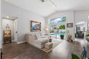 1102 Hickory Way, Weston, FL 33327 - MLS#B26025140