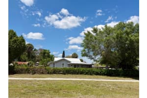 207 4th Street, Okeechobee, FL 34974 - MLS#B26025194