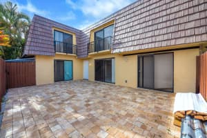 941 Springdale Circle, Palm Springs, FL 33461 - MLS#B26025310