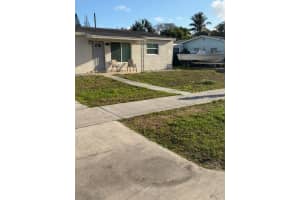 320 Winged Foot Road, Palm Springs, FL 33461 - MLS#B26025348