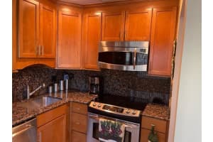 22 Colonial Club Drive, Boynton Beach, FL 33435 - MLS#B26025392