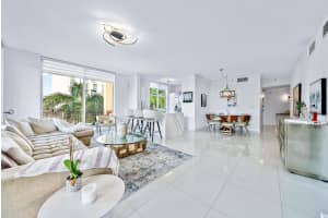 550 Okeechobee Boulevard, West Palm Beach, FL 33401 - MLS#B26025535
