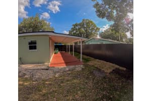 352 Johnston Street, Fort Pierce, FL 34982 - MLS#B26025548