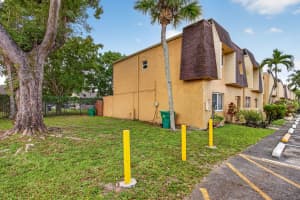 5646 Blueberry Court, Lauderhill, FL 33313 - MLS#B26025625