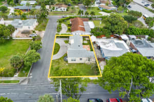 1048 Van Deventer Street, West Palm Beach, FL 33405 - MLS#B26025653