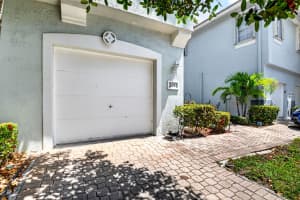 3271 Laurel Ridge Circle, Riviera Beach, FL 33404 - MLS#B26025661