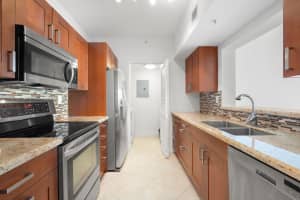 3020 32nd Avenue, Fort Lauderdale, FL 33308 - MLS#B26025671