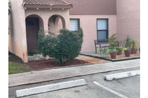 28 Madrid Lane, Davie, FL 33324 - MLS#B26025754