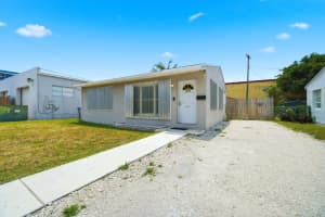 2120 Taylor Street, Hollywood, FL 33020 - MLS#B26025796
