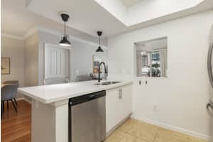 600 Dixie Highway, West Palm Beach, FL 33401 - MLS#B26025854