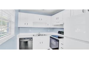 105 Spring Lake Court, Vero Beach, FL 32962 - MLS#B26025858