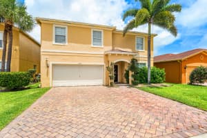 5827 Gypsum Place, West Palm Beach, FL 33413 - MLS#B26025870