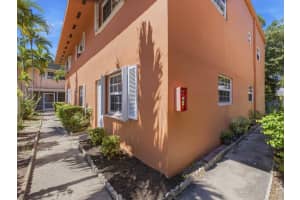 2200 Monroe Street, Hollywood, FL 33020 - MLS#B26025872