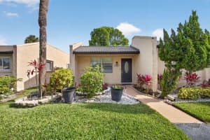 127 Lake Gloria Drive, West Palm Beach, FL 33411 - MLS#B26025881