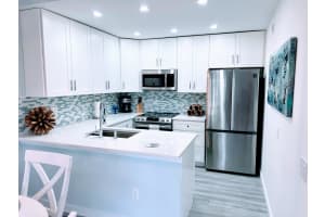 647 Waterside Drive, Hypoluxo, FL 33462 - MLS#B26025920
