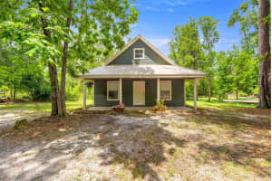 694 Quarter Lane, Fort White, FL 32038 - MLS#B26026045