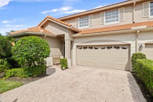 33 Monterey Pointe Drive, Palm Beach Gardens, FL 33418 - MLS#B26026181