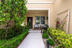 2910 Treviso Circle, Port Saint Lucie, FL 34986 - MLS#B26026188