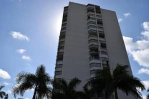 2425 Presidential Way, West Palm Beach, FL 33401 - MLS#B26026205