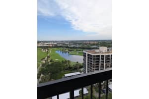 2425 Presidential Way, West Palm Beach, FL 33401 - MLS#B26026205
