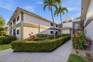 15301 Pembridge Avenue, Delray Beach, FL 33484 - MLS#B26026259