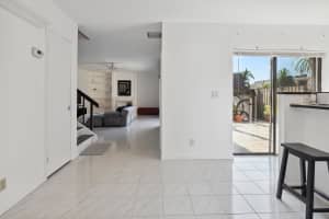 564 Springdale Circle, Palm Springs, FL 33461 - MLS#B26026317