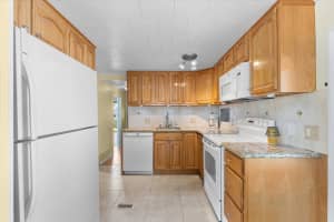 8630 21st Court, Davie, FL 33324 - MLS#B26026344