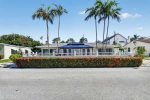 22 Oceanview Drive, Ocean Ridge, FL 33435 - MLS#B26026426