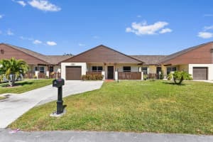 8515 Lake Point Court, Lake Worth, FL 33467 - MLS#B26026531