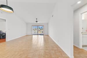 8515 Lake Point Court, Lake Worth, FL 33467 - MLS#B26026531