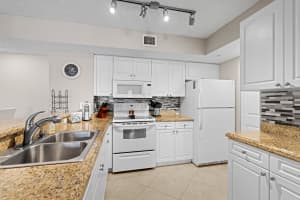272 Village Boulevard, Tequesta, FL 33469 - MLS#B26026553