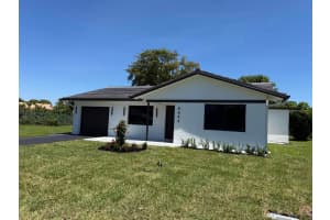 9405 74th Street, Tamarac, FL 33321 - MLS#B26026561